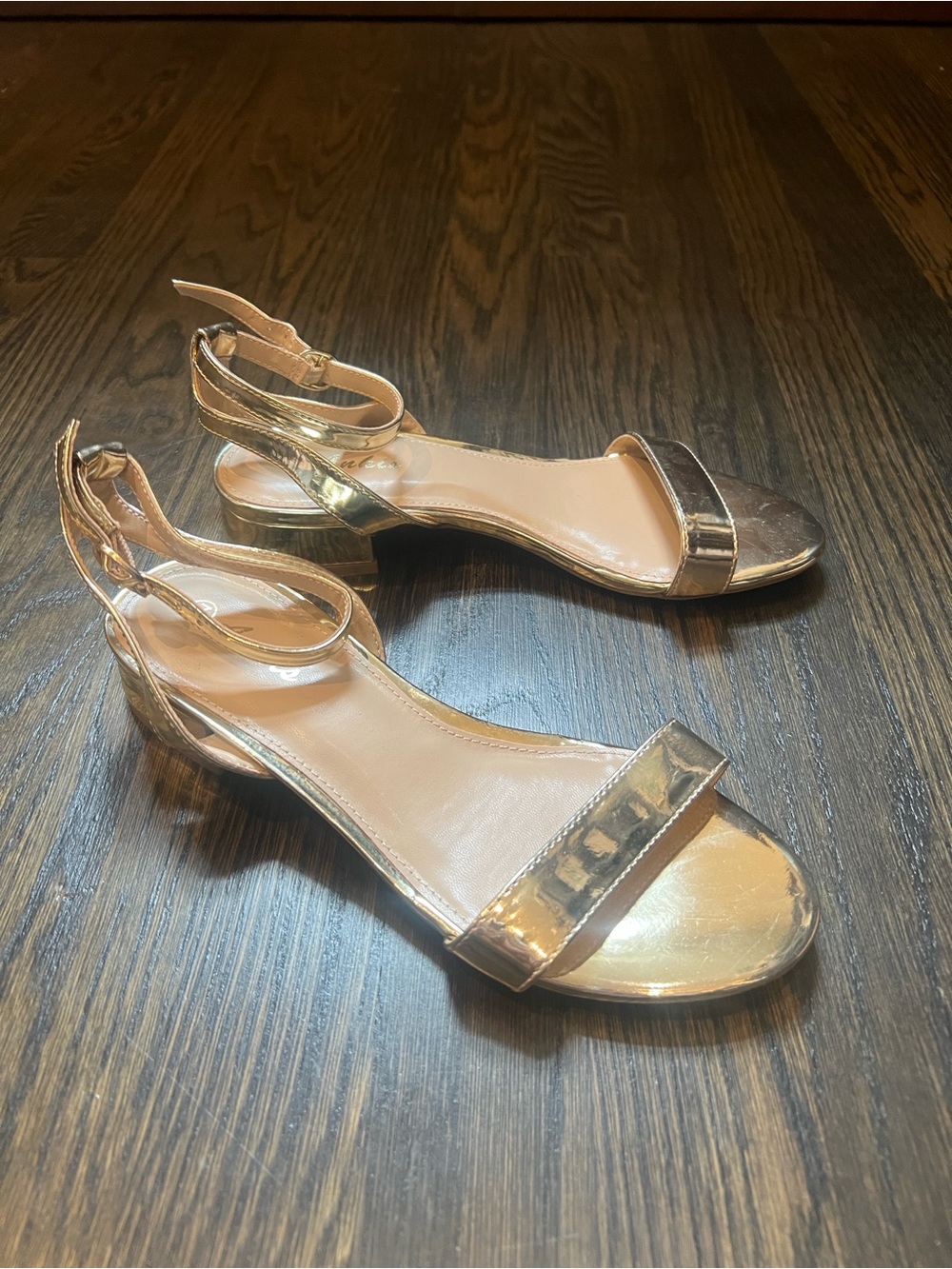 NWOT NEW Women’s Metallic Gold Low 1 inch Block Heel Ankle-Strap Sandals Heels|7